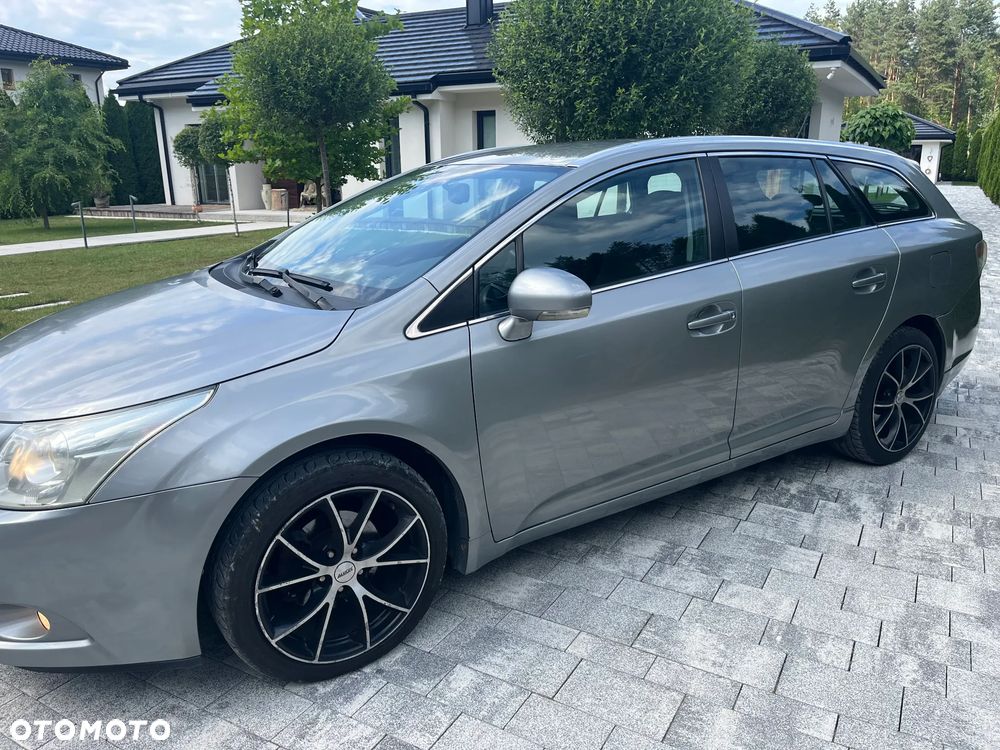 Toyota Avensis 2.0 D-4D Sol+NAVI - 18
