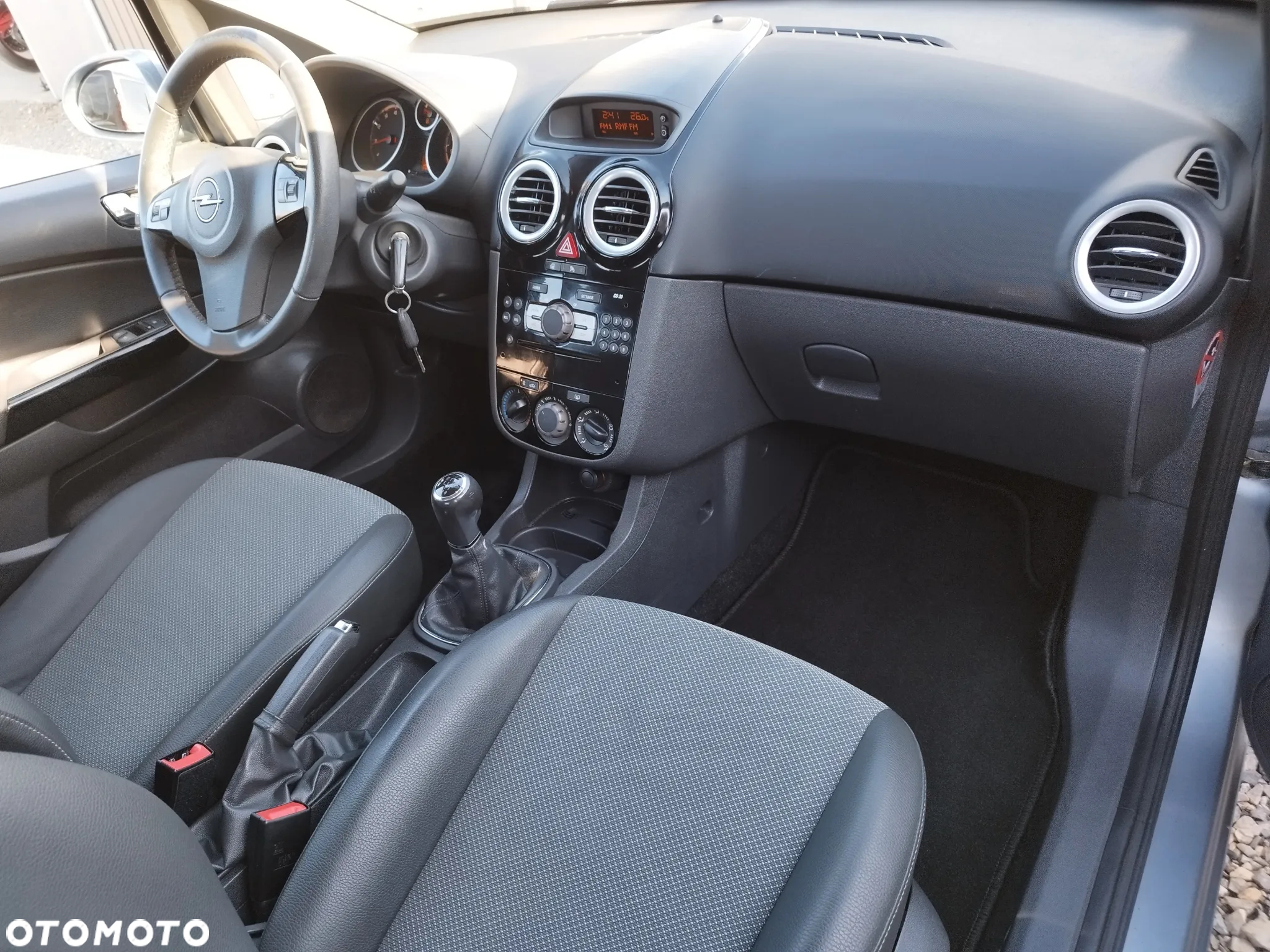 Opel Corsa 1.2 16V Cosmo - 18