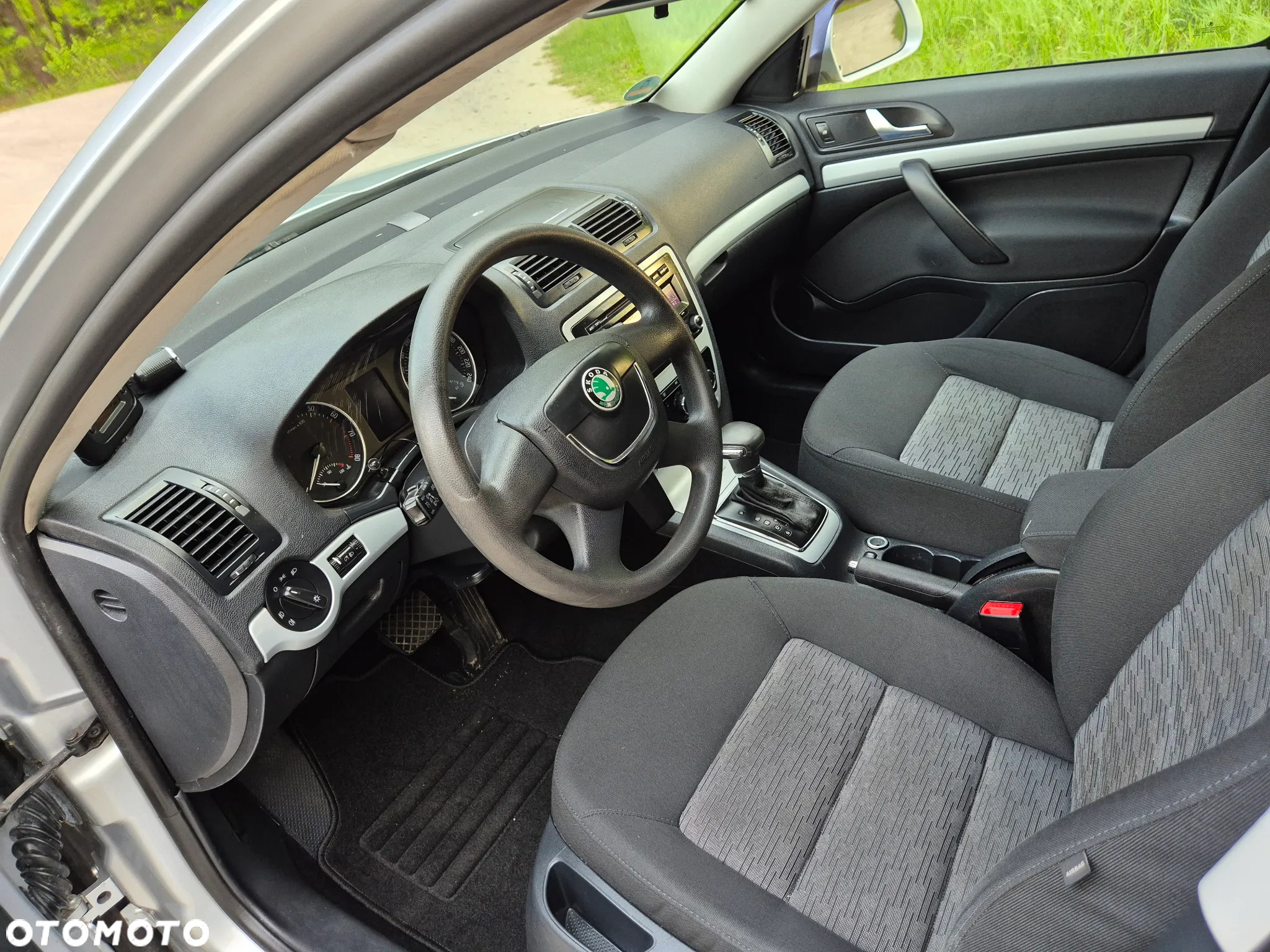 Skoda Octavia Combi 1.6 Automatik IMPULS EDITION - 14