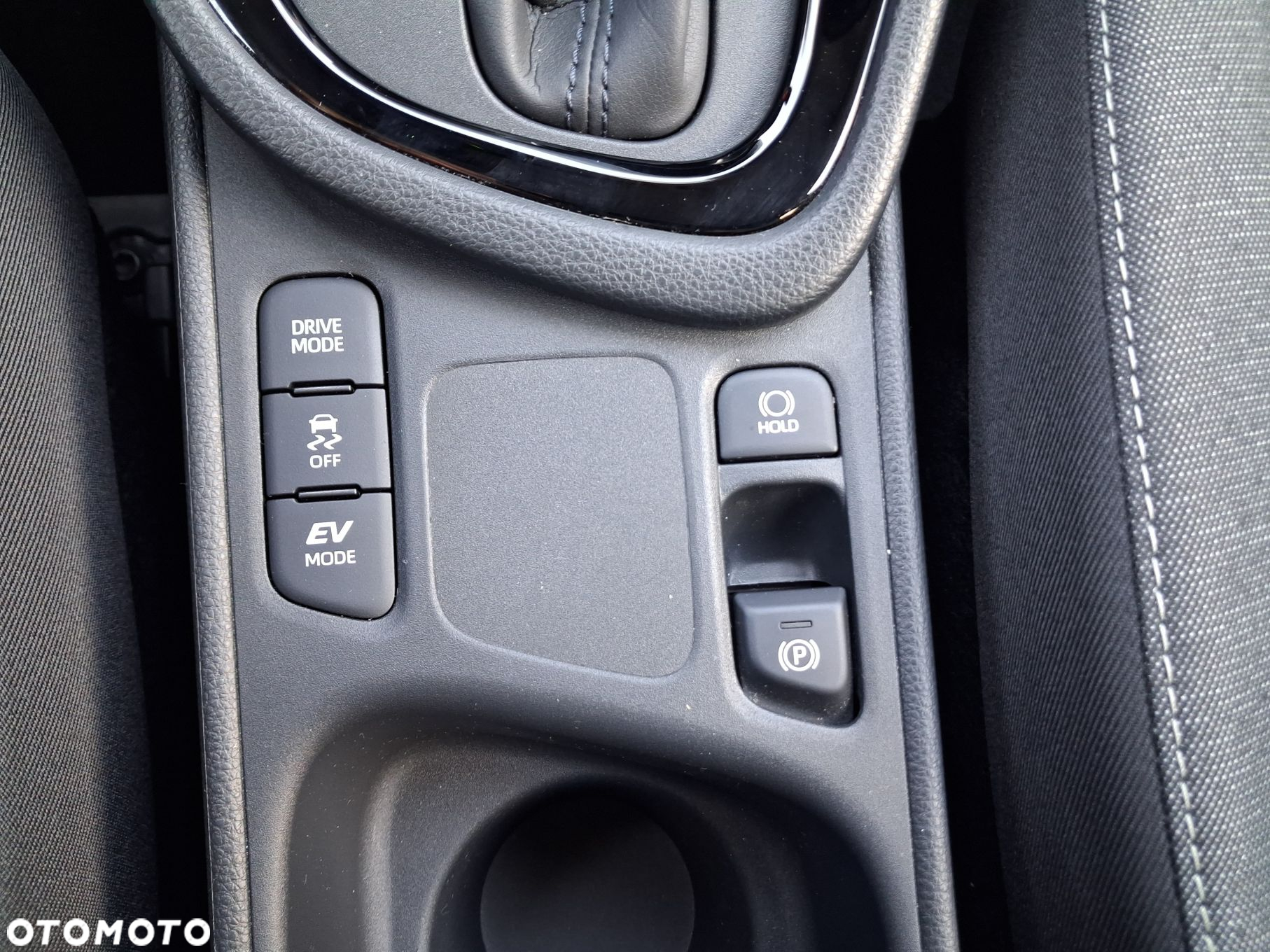 Toyota Yaris Hybrid 1.5 Style - 24