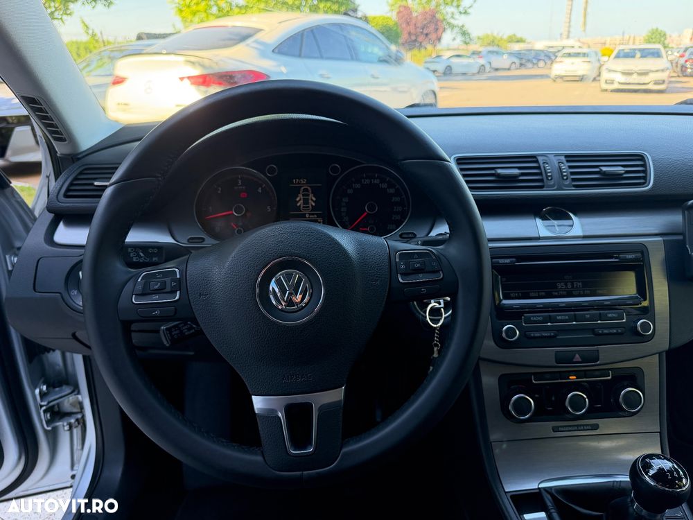 Volkswagen Passat 2.0 Blue TDI SCR Comfortline - 10