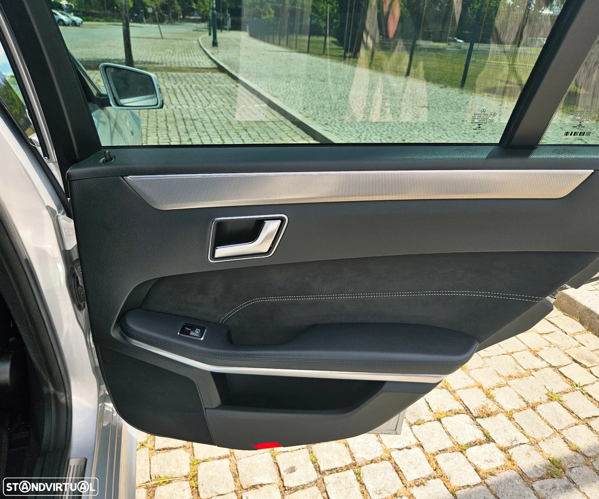 Mercedes-Benz E 300 Bluetec Hybrid Avantgarde - 16