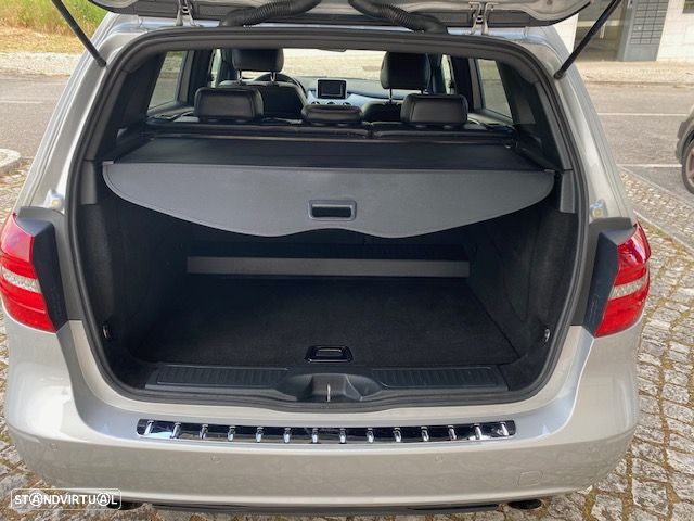 Mercedes-Benz B 180 d AMG Line - 13