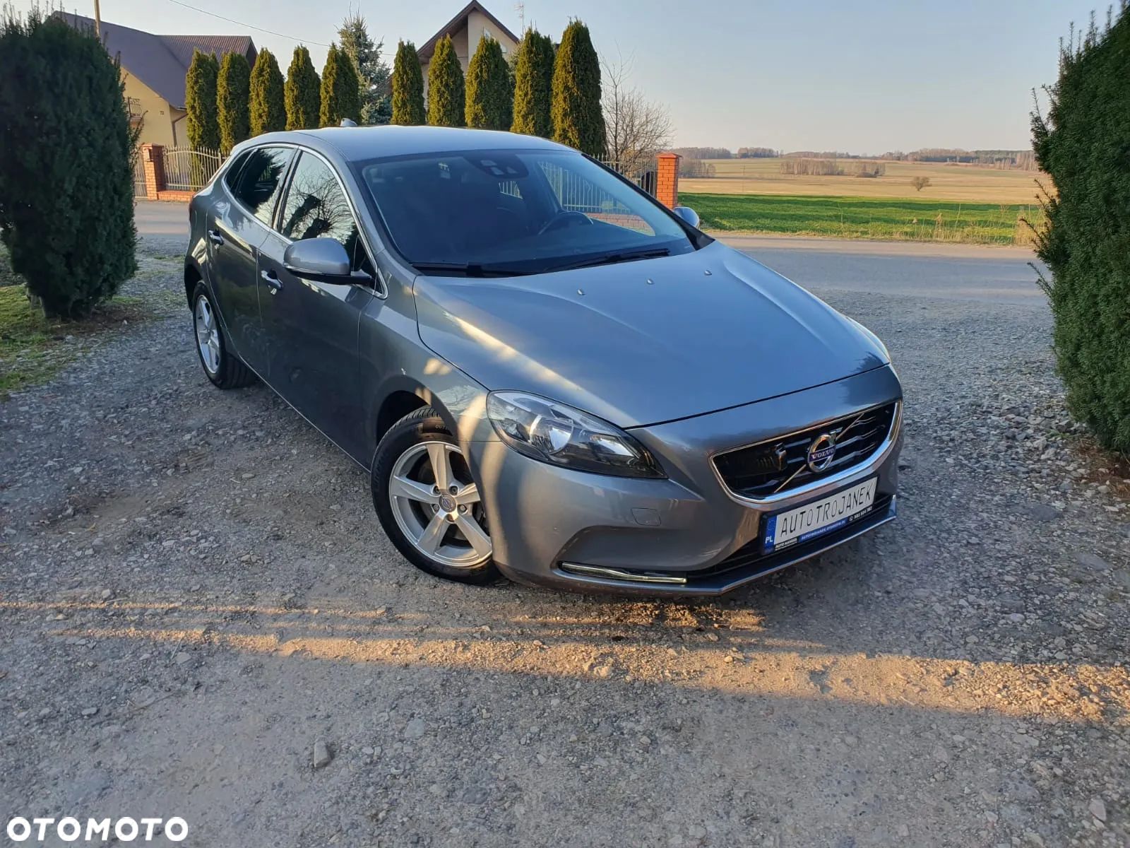 Volvo V40 D4 Drive-E Momentum - 1