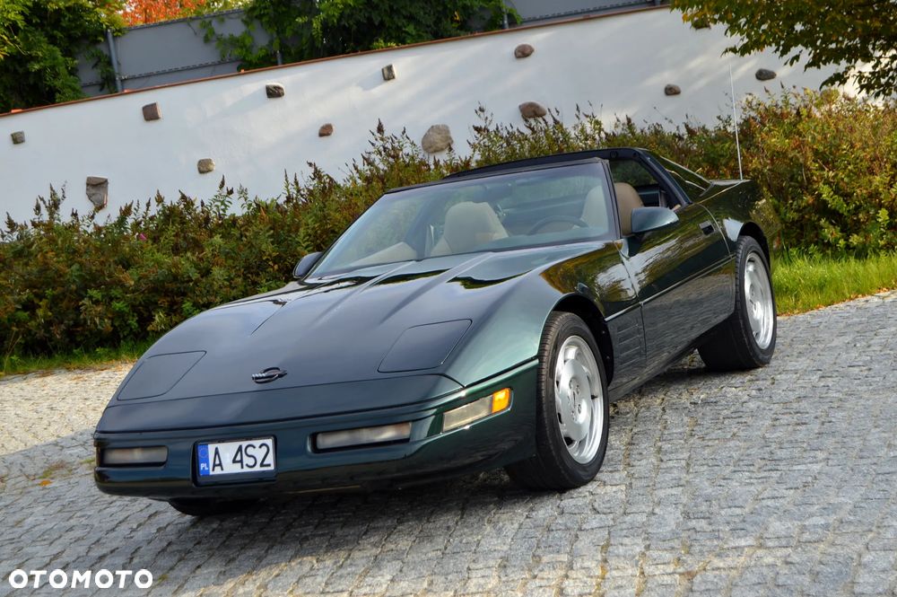 Chevrolet Corvette - 12