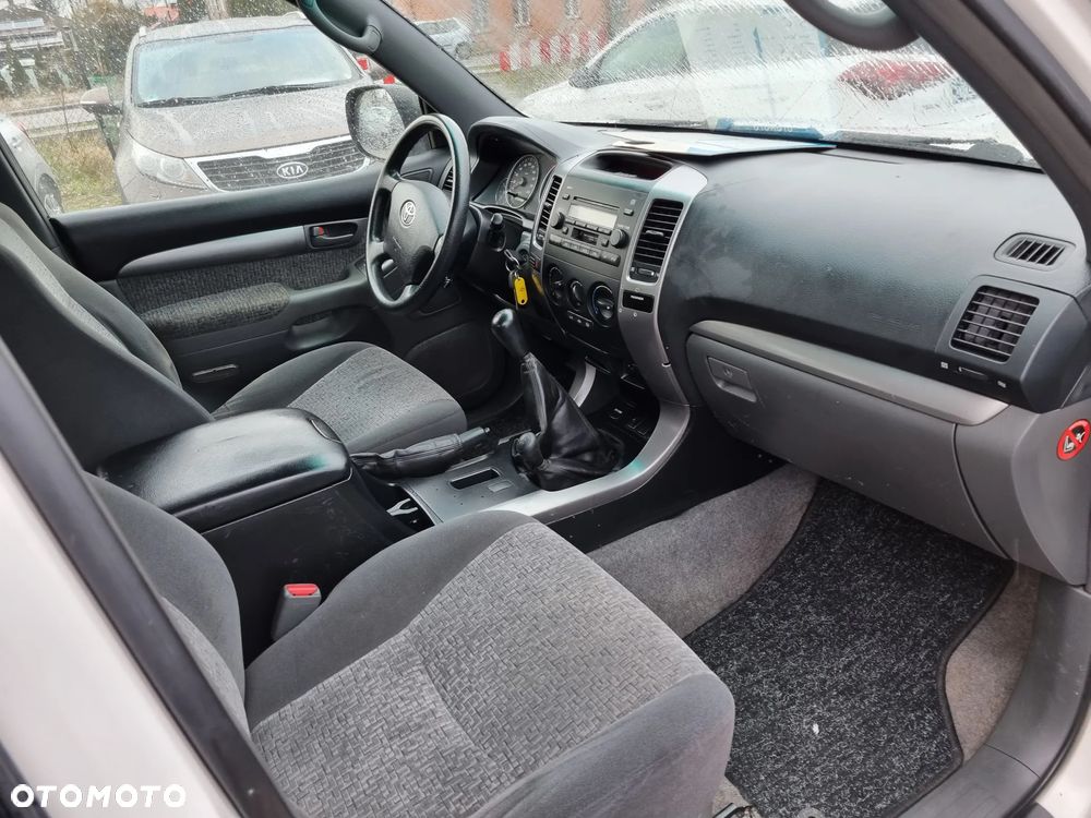 Toyota Land Cruiser - 4