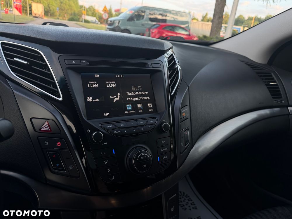 Hyundai i40 Kombi 2.0 Automatik Premium - 33