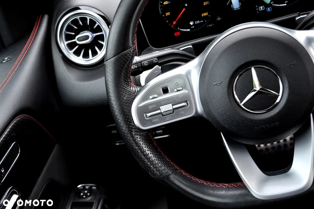 Mercedes-Benz GLB 200 d AMG Line 8G-DCT - 35