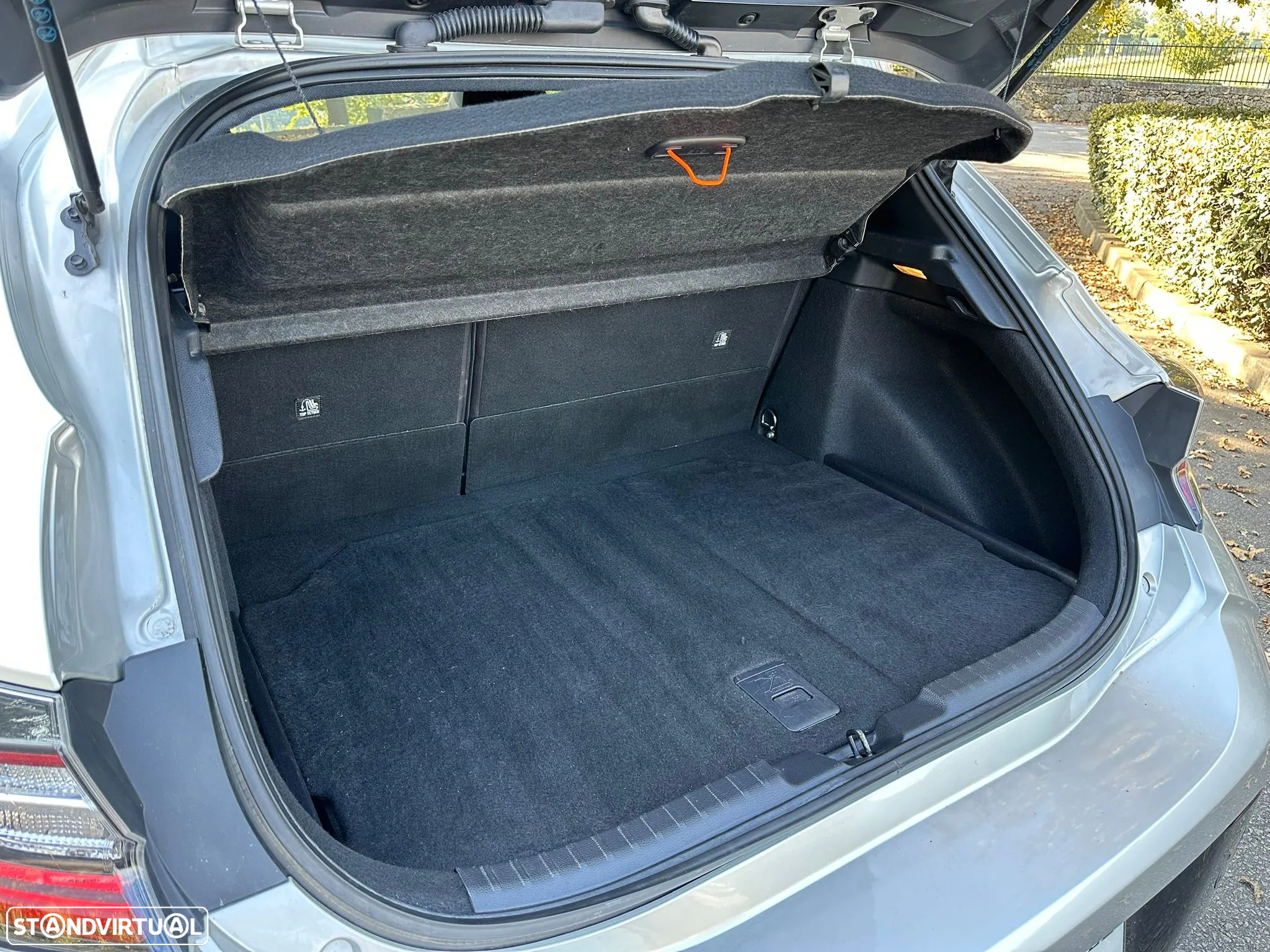 Toyota Corolla 2.0 Hybrid Square Collection - 24