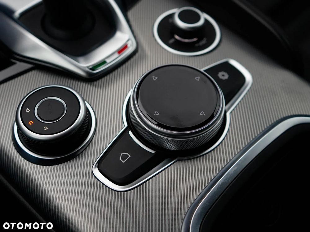 Alfa Romeo Giulia 2.0 Turbo Tributo Italiano Q4 - 20
