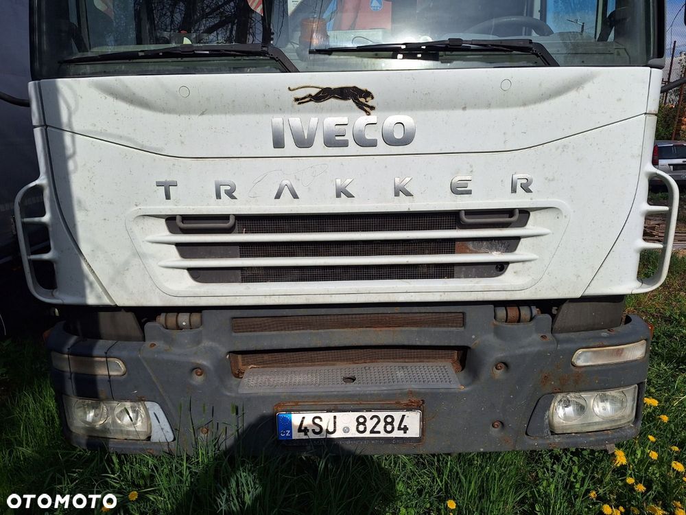 Iveco Trakker 310 6X4 + Hr Fassi F 220 - 25