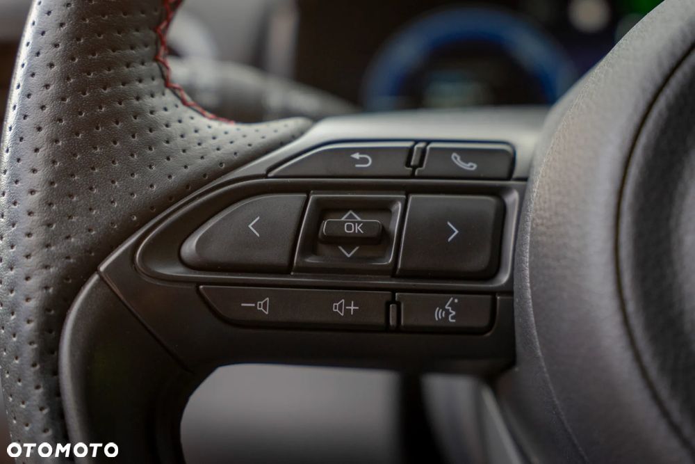 Toyota Yaris Hybrid 1.5 GR Sport - 27