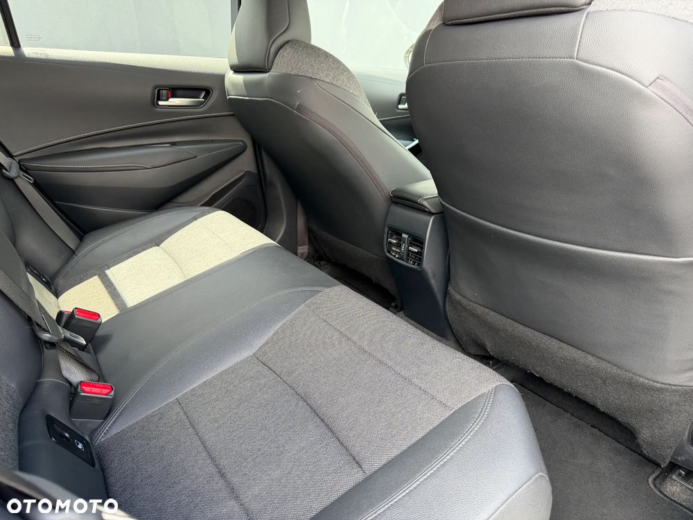Toyota Corolla 2.0 Hybrid Selection - 24