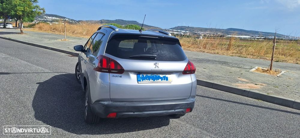 Peugeot 2008 1.2 PureTech Signature - 3