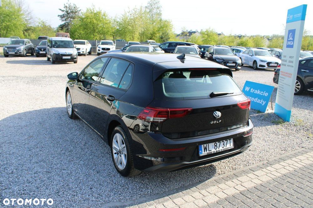 Volkswagen Golf - 8