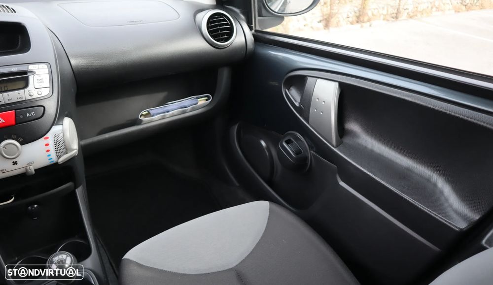 Peugeot 107 1.0 Access - 24