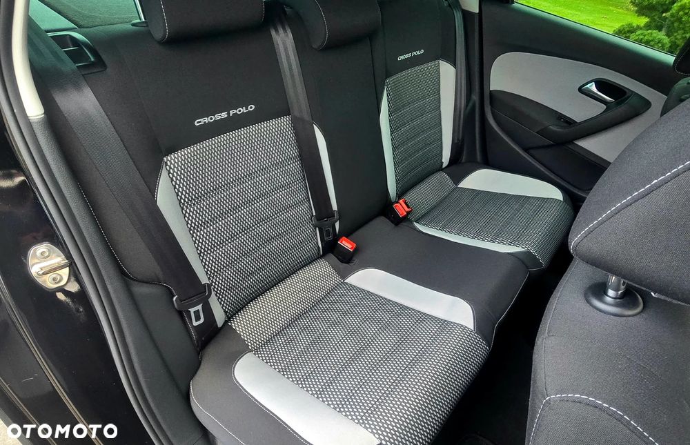 Volkswagen Polo 1.4 Cross - 16
