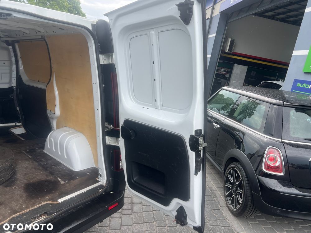 Renault Trafic - 16