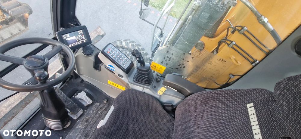Liebherr A914/ Maszyna sprowadzona/ - 12