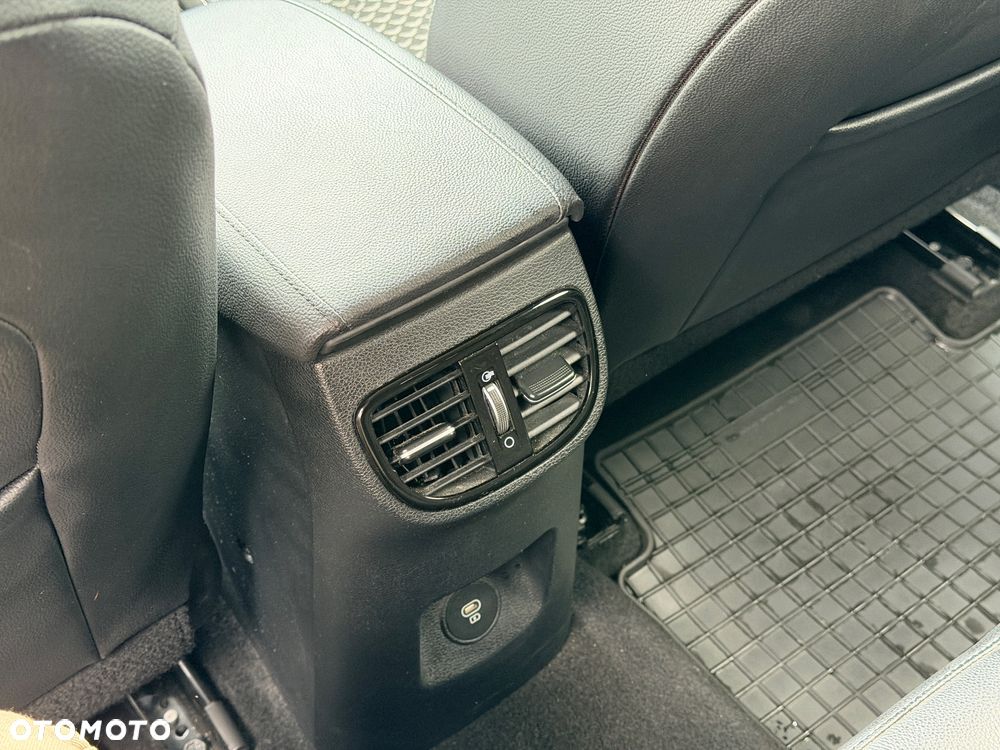 Kia XCeed 1.5 T-GDI Business Line - 16