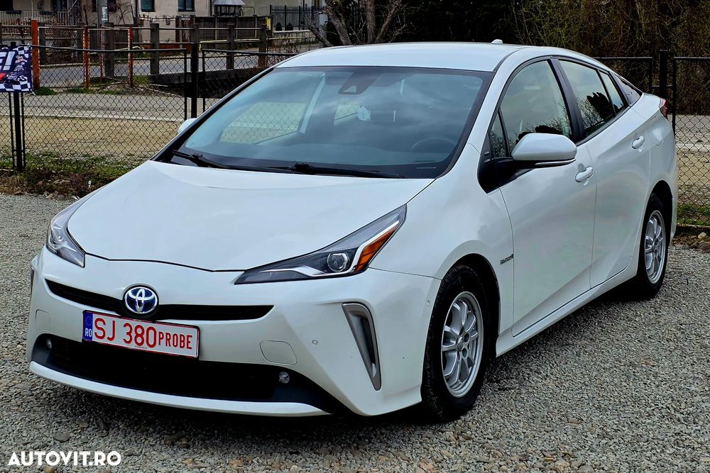Toyota Prius Hybrid Executive - 2