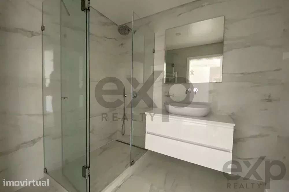 T2 com dois terraços com 48 m² e 10 m², lavandaria, CE: A+, a apenas 9 - Grande imagem: 4/18