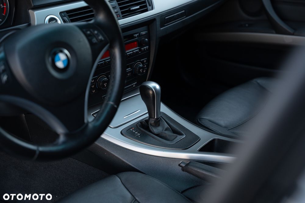 BMW Seria 3 320d DPF Edition Exclusive - 30