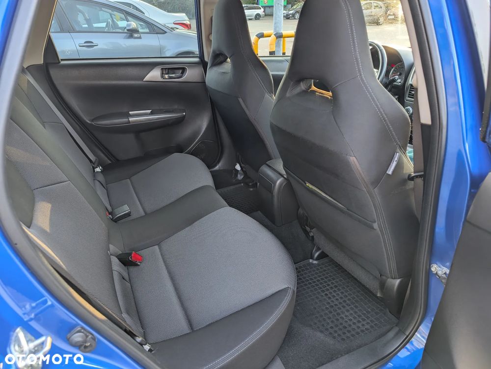 Subaru Impreza 2.0 RS - 9