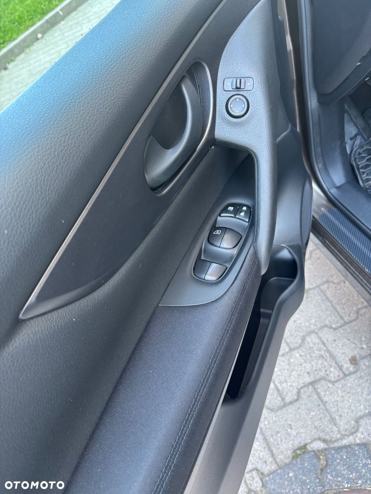 Nissan Qashqai - 12