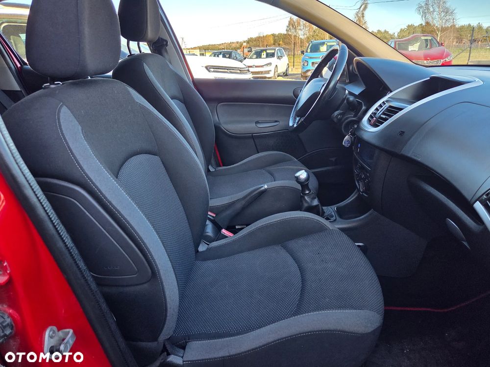 Peugeot 206 plus 75 Street Racing - 17