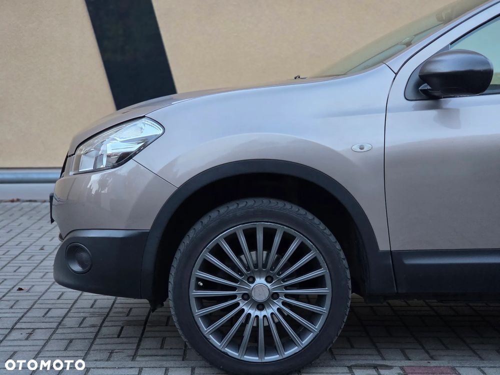 Nissan Qashqai 2.0 4x4 visia - 38