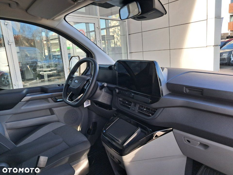 Ford Tourneo Custom - 15