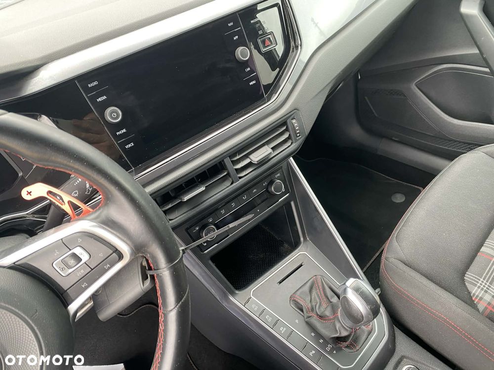 Volkswagen Polo 2.0 TSI DSG GTI - 19