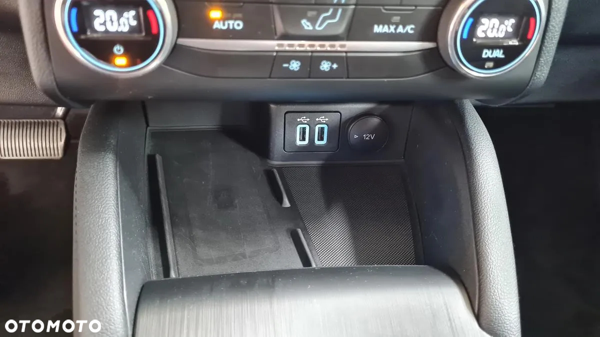 Ford Kuga 2.5 Duratec FHEV TITANIUM - 20