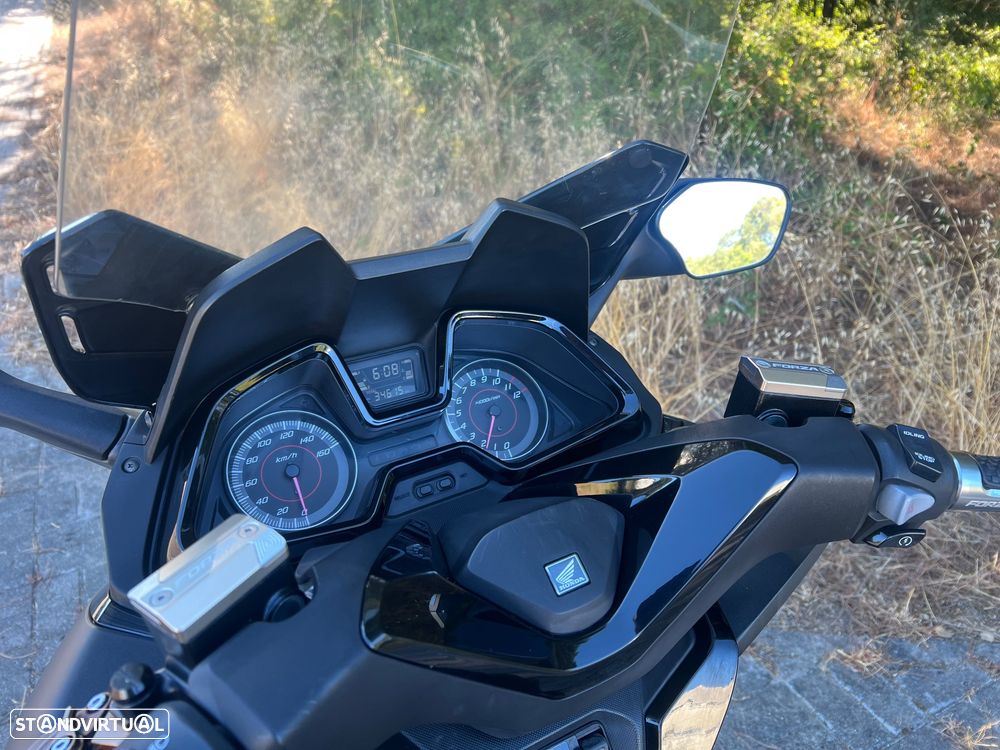 Honda Forza - 11
