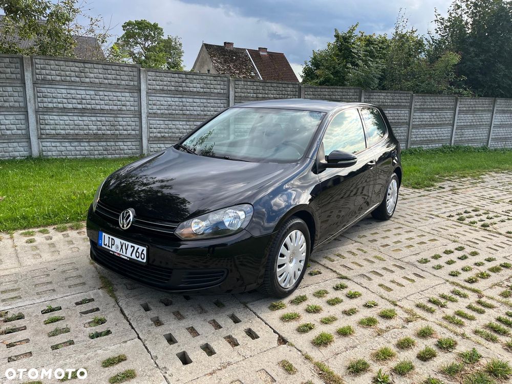 Volkswagen Golf - 1