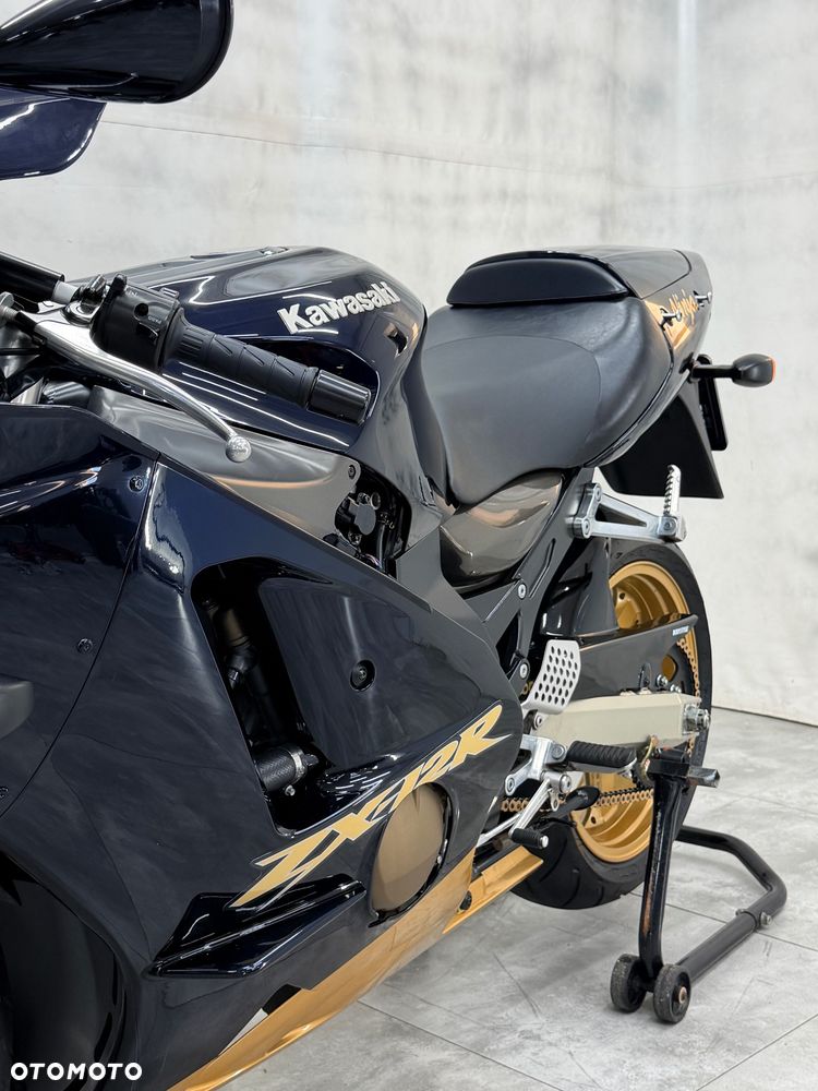 Kawasaki ZXR - 28