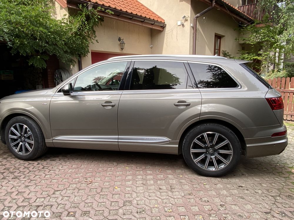Audi Q7 - 1