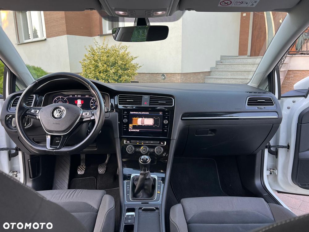 Volkswagen Golf 1.6 TDI SCR Comfortline - 11