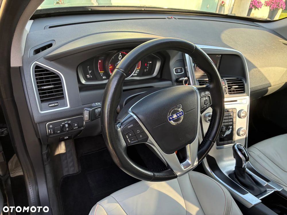 Volvo XC 60 D4 AWD Ocean Race - 15