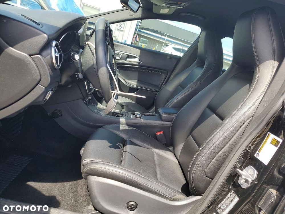 Mercedes-Benz CLA 250 4Matic 7G-DCT - 8