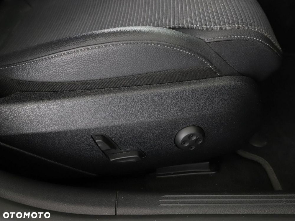 Mercedes-Benz Klasa C 300 e PHEV - 40