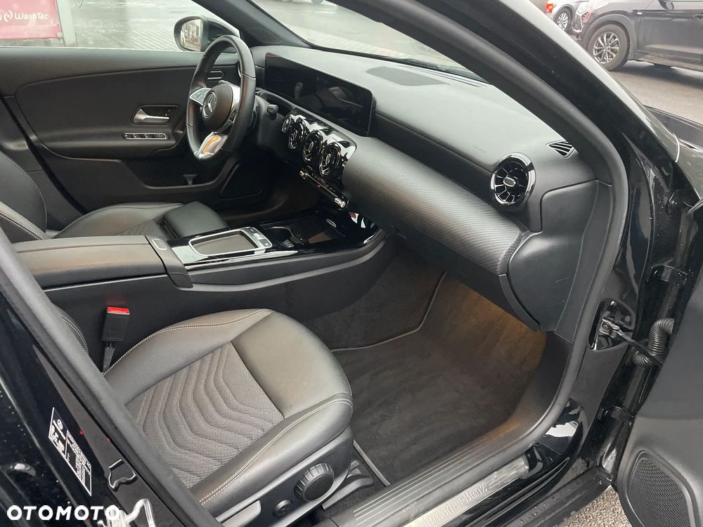 Mercedes-Benz Klasa A 180 d 8G-DCT AMG Line - 9