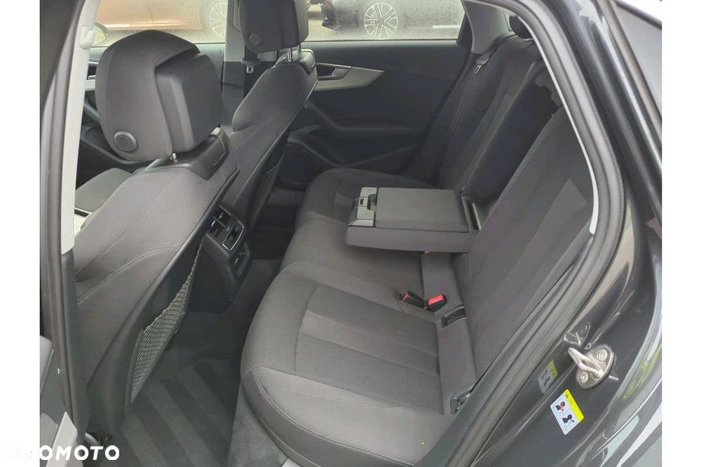 Audi A4 Limousine - 7