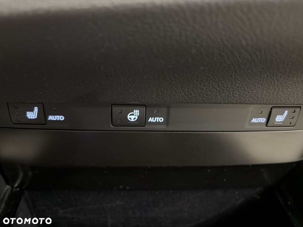 Lexus ES 300h Business Edition - 18