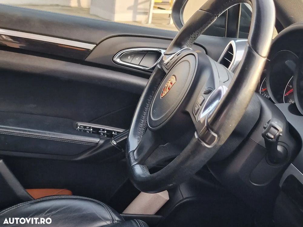 Porsche Cayenne - 18