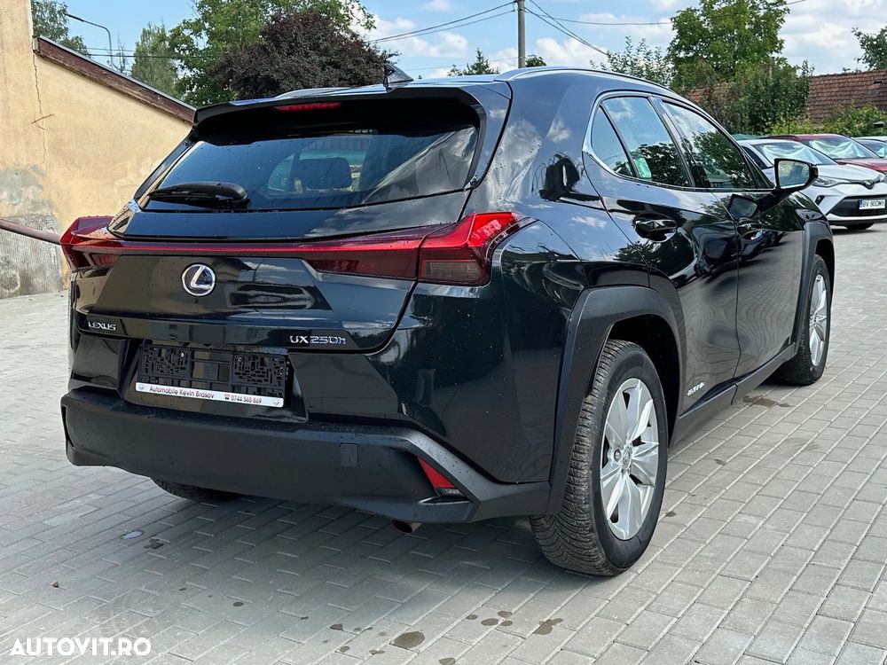 Lexus UX 250h Business Edition - 3