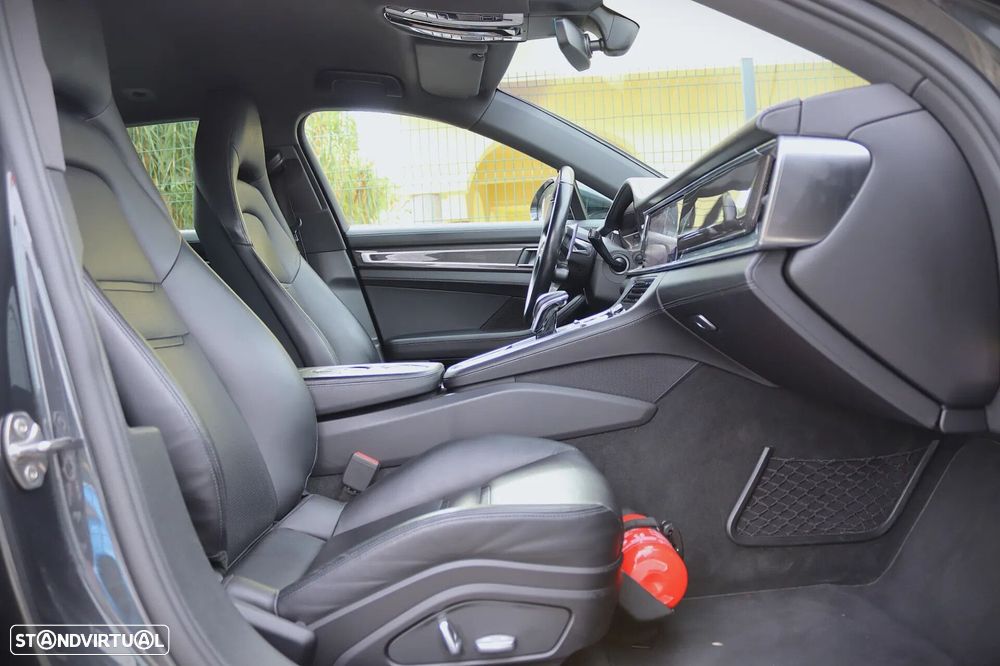 Porsche Panamera Sport Turismo 4 E-Hybrid - 41