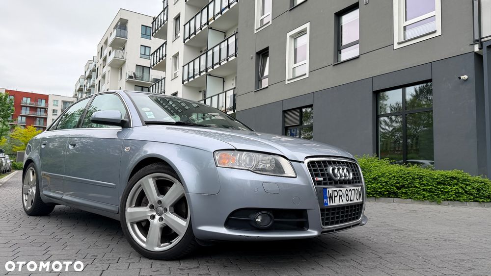 Audi A4 Limousine - 10
