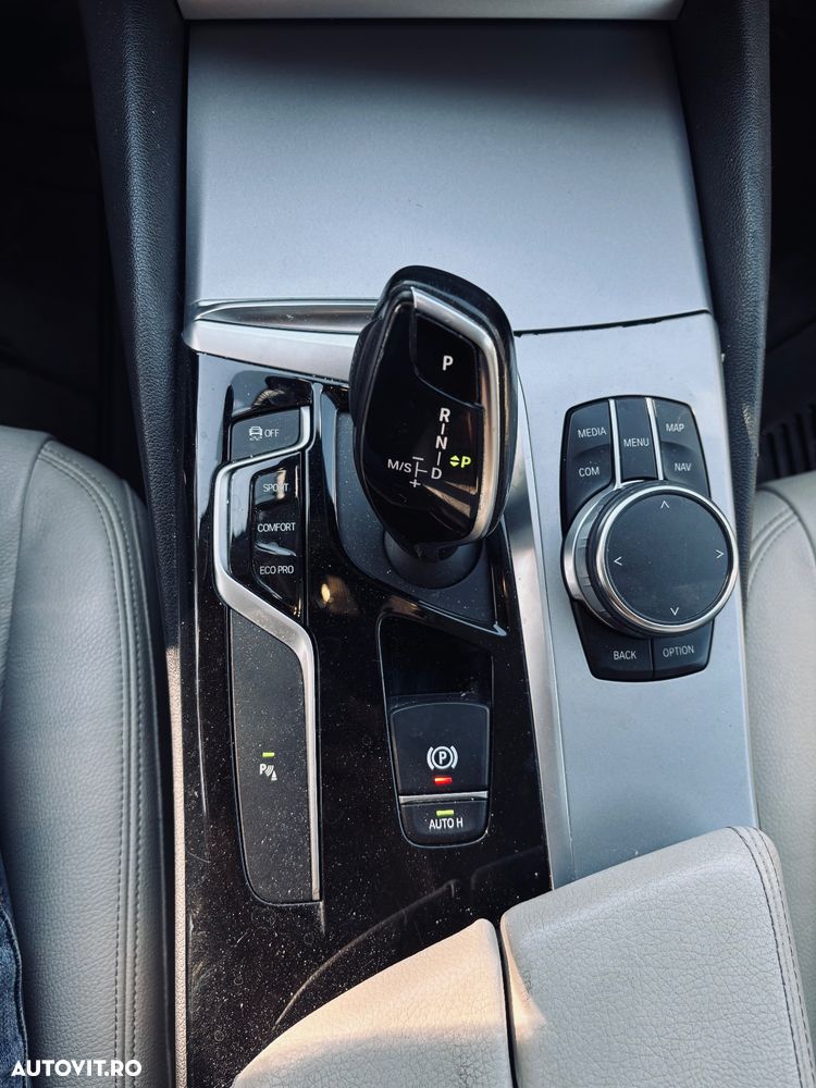 BMW Seria 5 520d Touring Aut. Luxury Line - 12